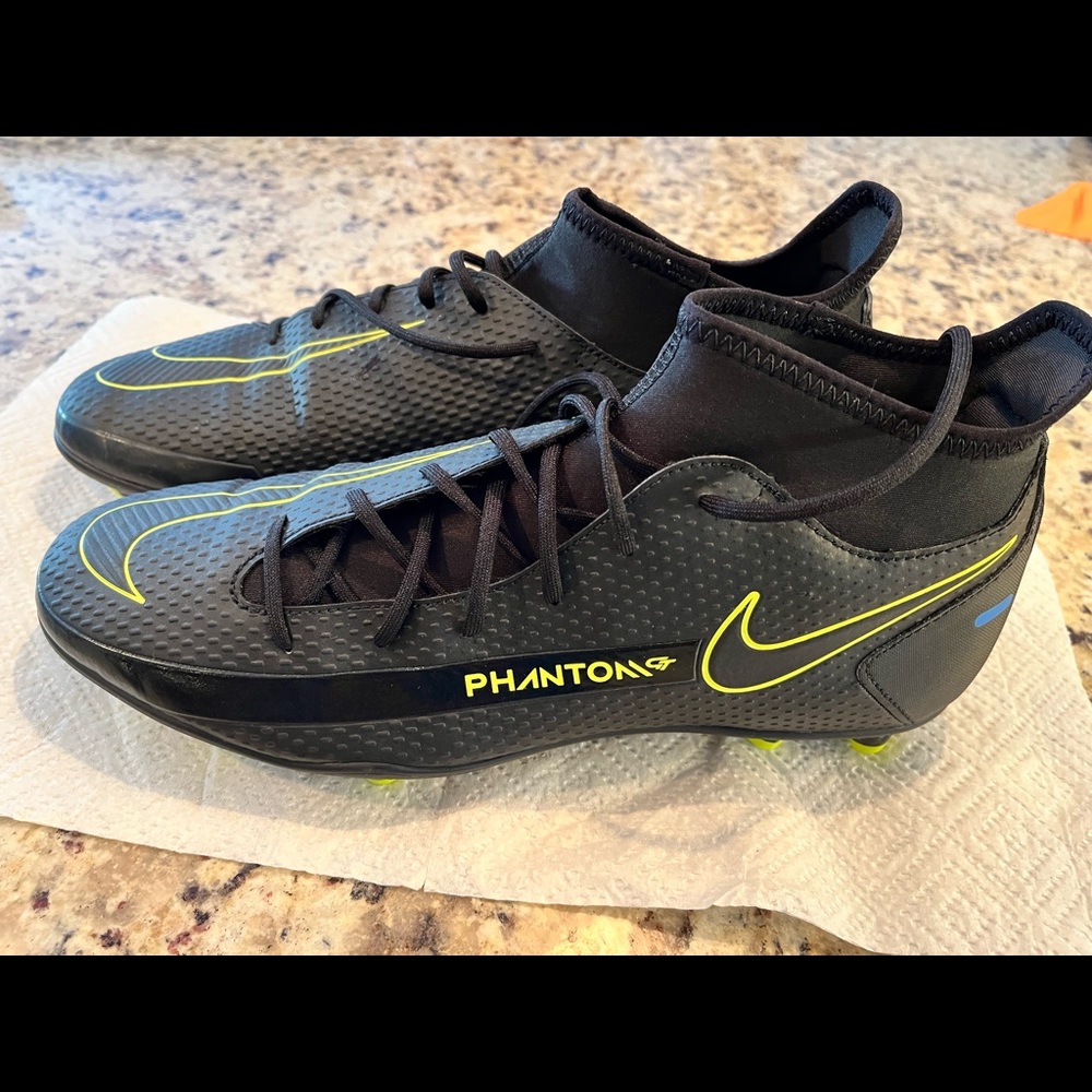 Good as new Bike Phantom cleats. Never worn except to try and were too big